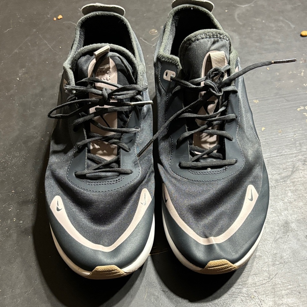Nike Air Max  Black and Gray Women's Sneakers